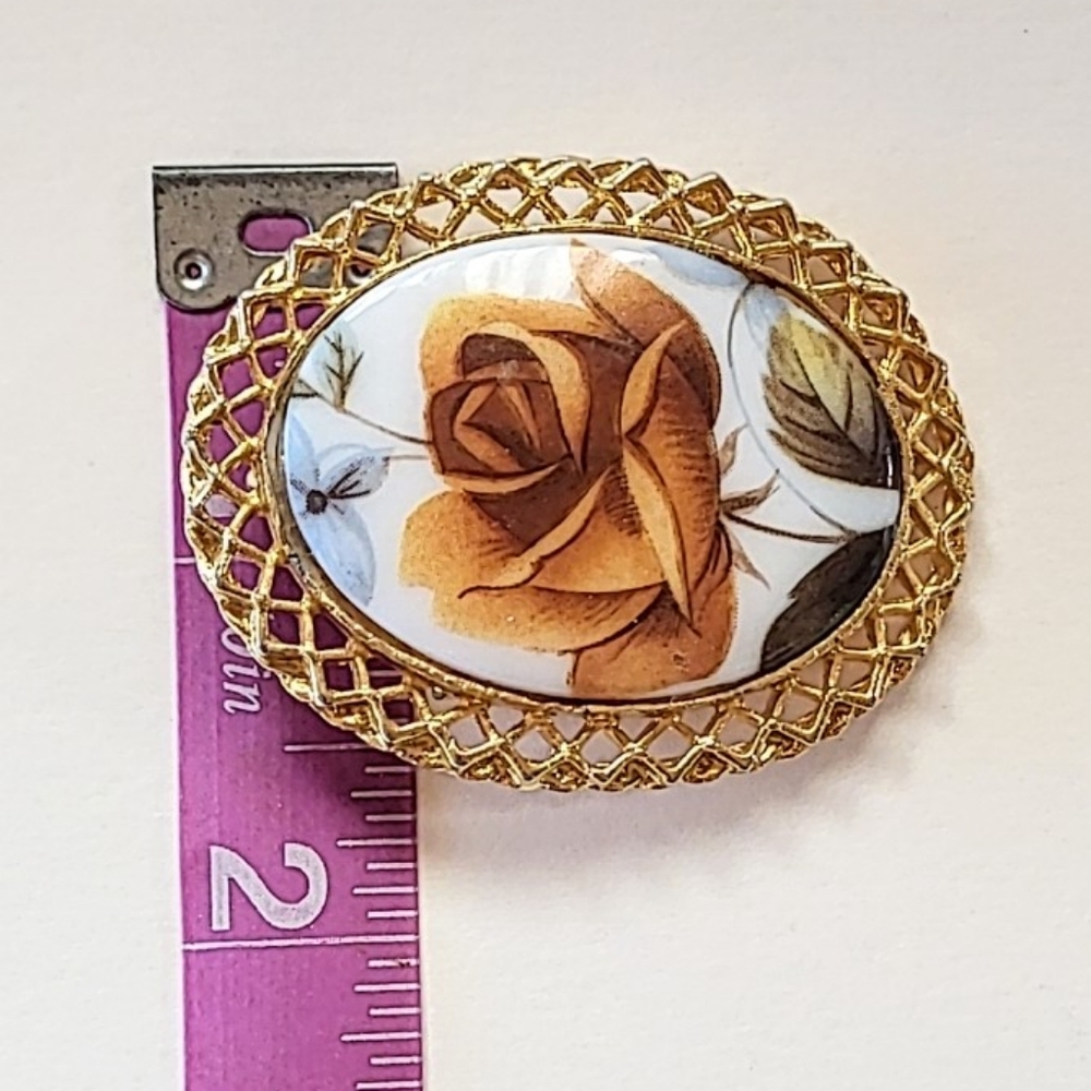 MILK GLASS TRANSFERWARE GOLDEN BROWN ROSE PIN BROOCH - VINTAGE - Picture 6 of 7